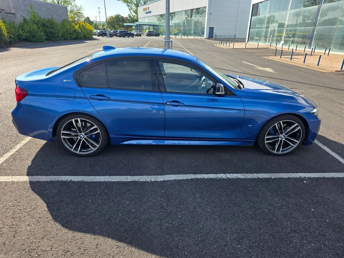 BMW 3-Series 2017 - Image 3