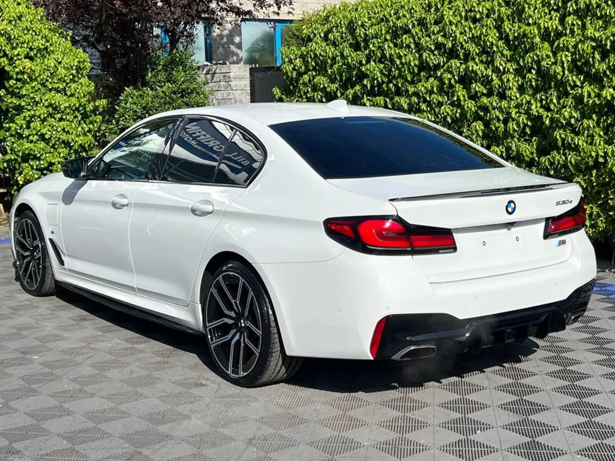 BMW 5-Series 530e LCI M-SPORT COMPETITION 2.0 HYBR - Image 4