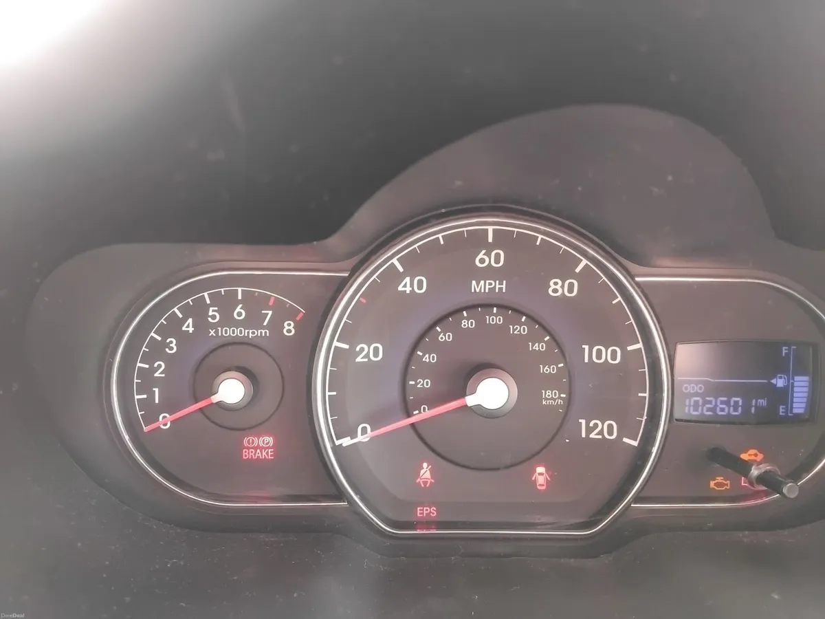 Hyundai i10 2012 - Image 1