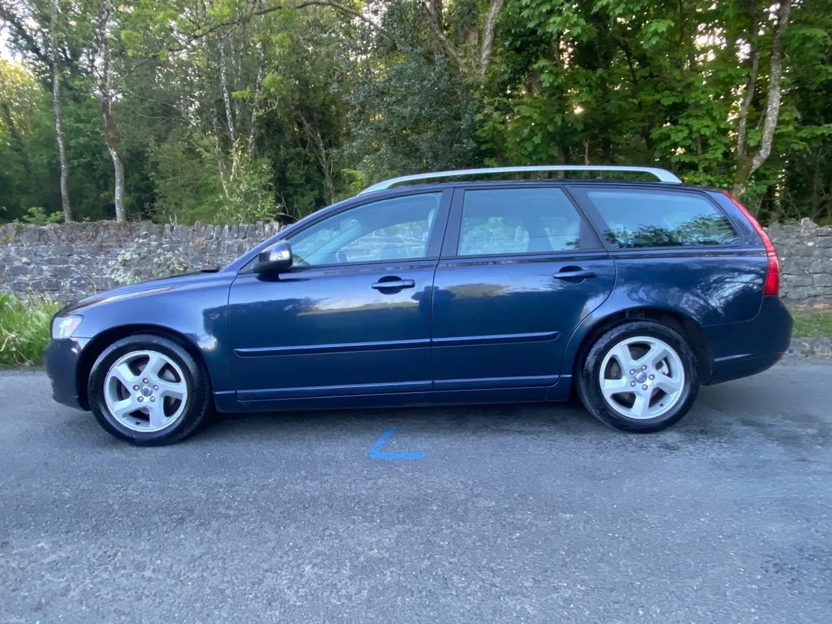 VOLVO AS NEW 151 KMS FULL SERVICE HISTORY ❤️ - Image 2