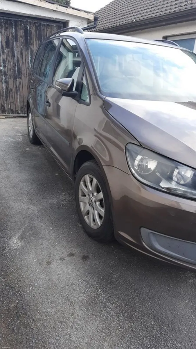 2011 Volkswagen Touran - Image 2