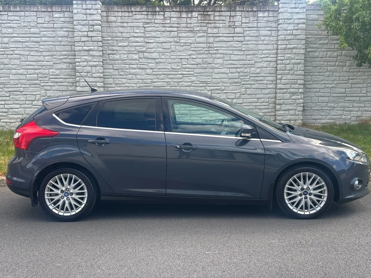 Ford Focus Zetec 1.6 Diesel Hatchback - Image 3