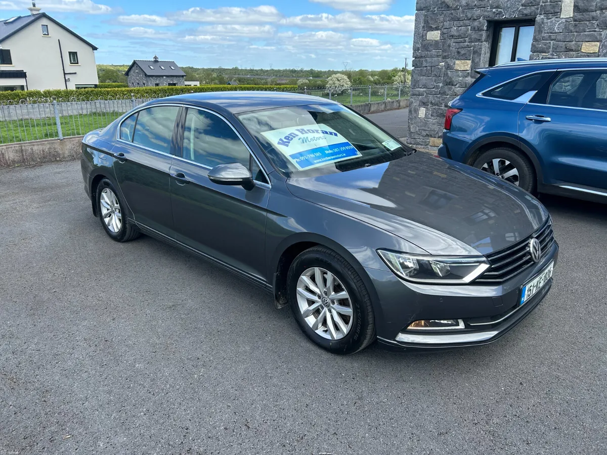 Volkswagen Passat 2.0 TDI C/Line 2015 - Image 1