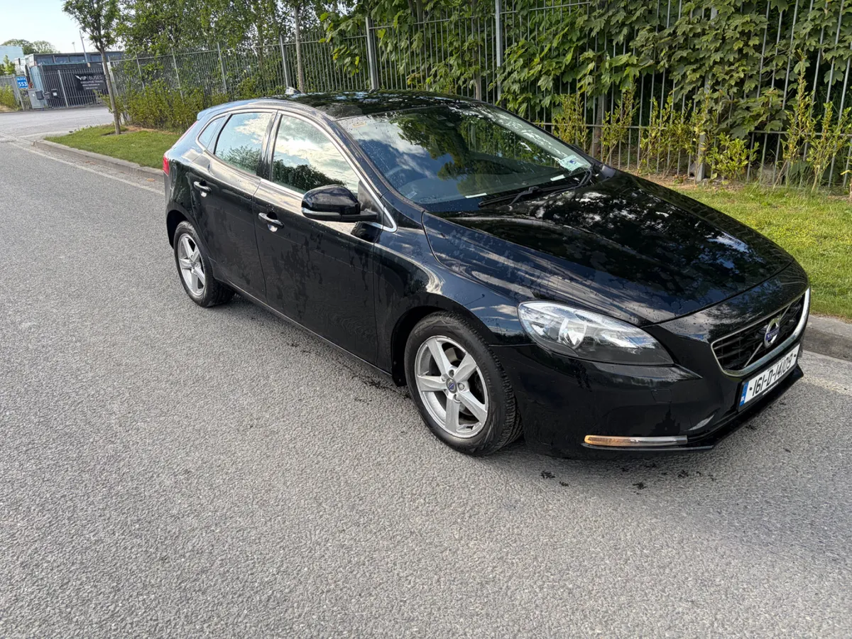 Volvo V40 2016 1 OWNER FROM NEW - Image 1
