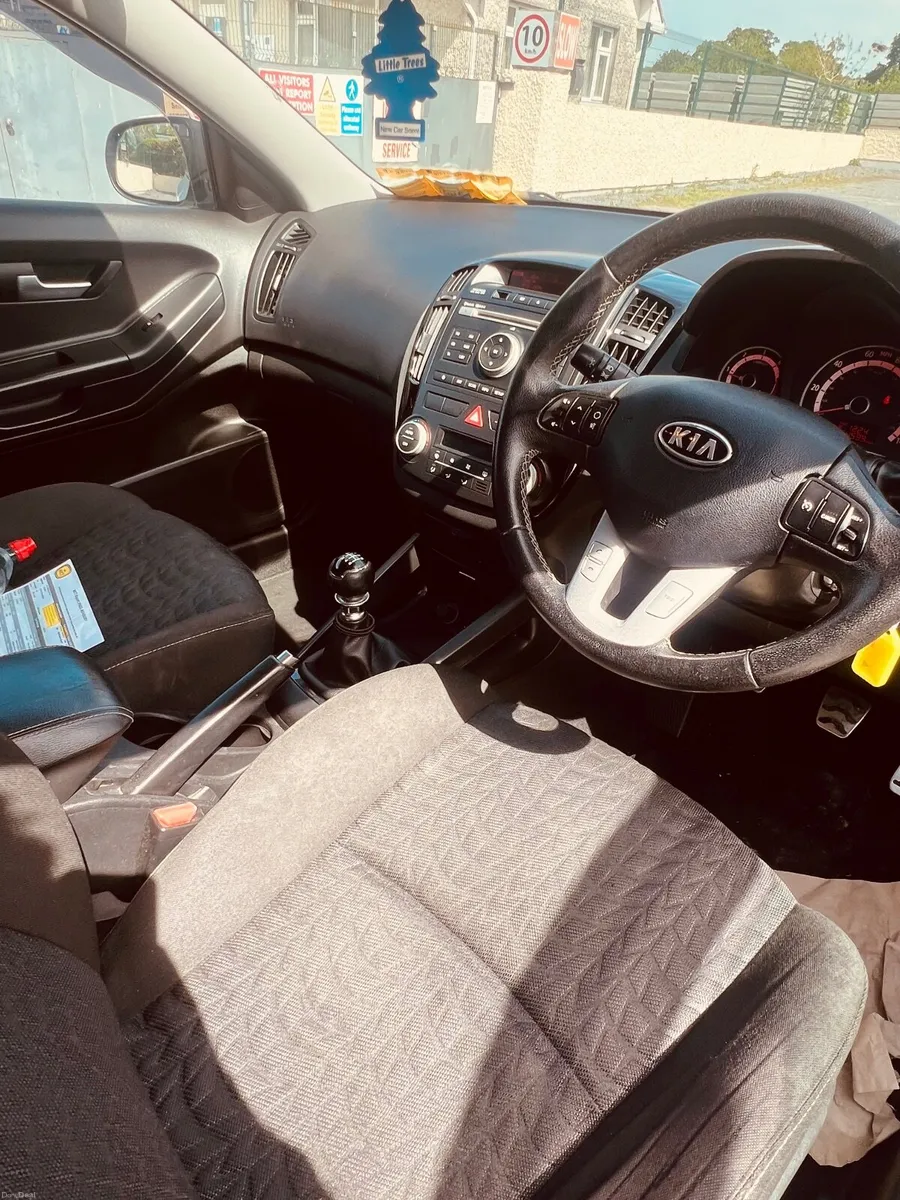 Kia Ceed 2010 - Image 3