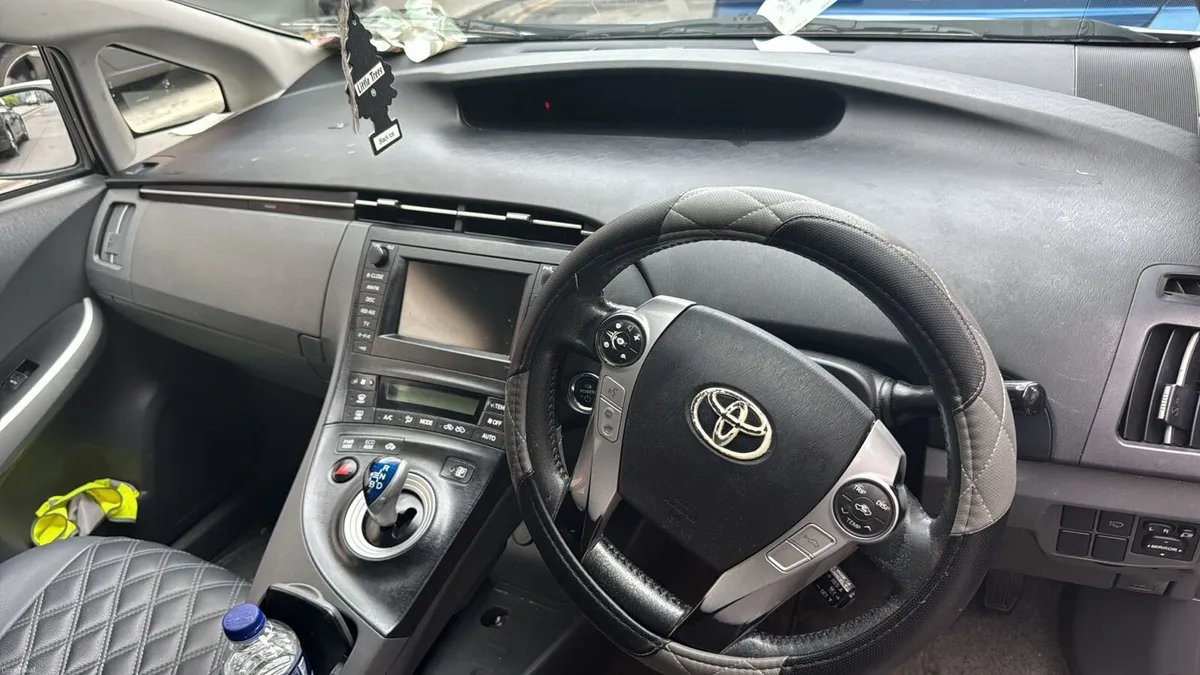 Toyota Prius 2011 - Image 1