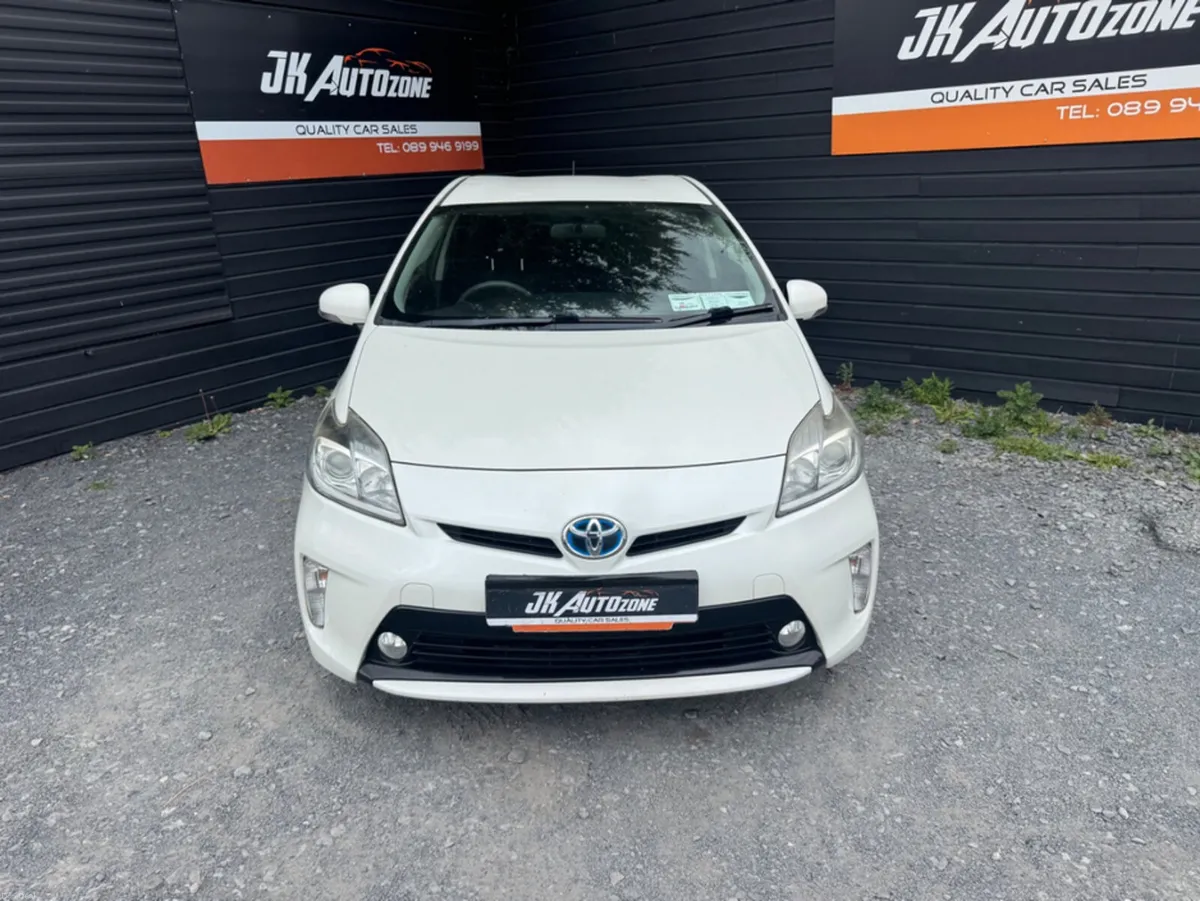 Toyota Prius 1.8 HYBRID AUTO - Image 2