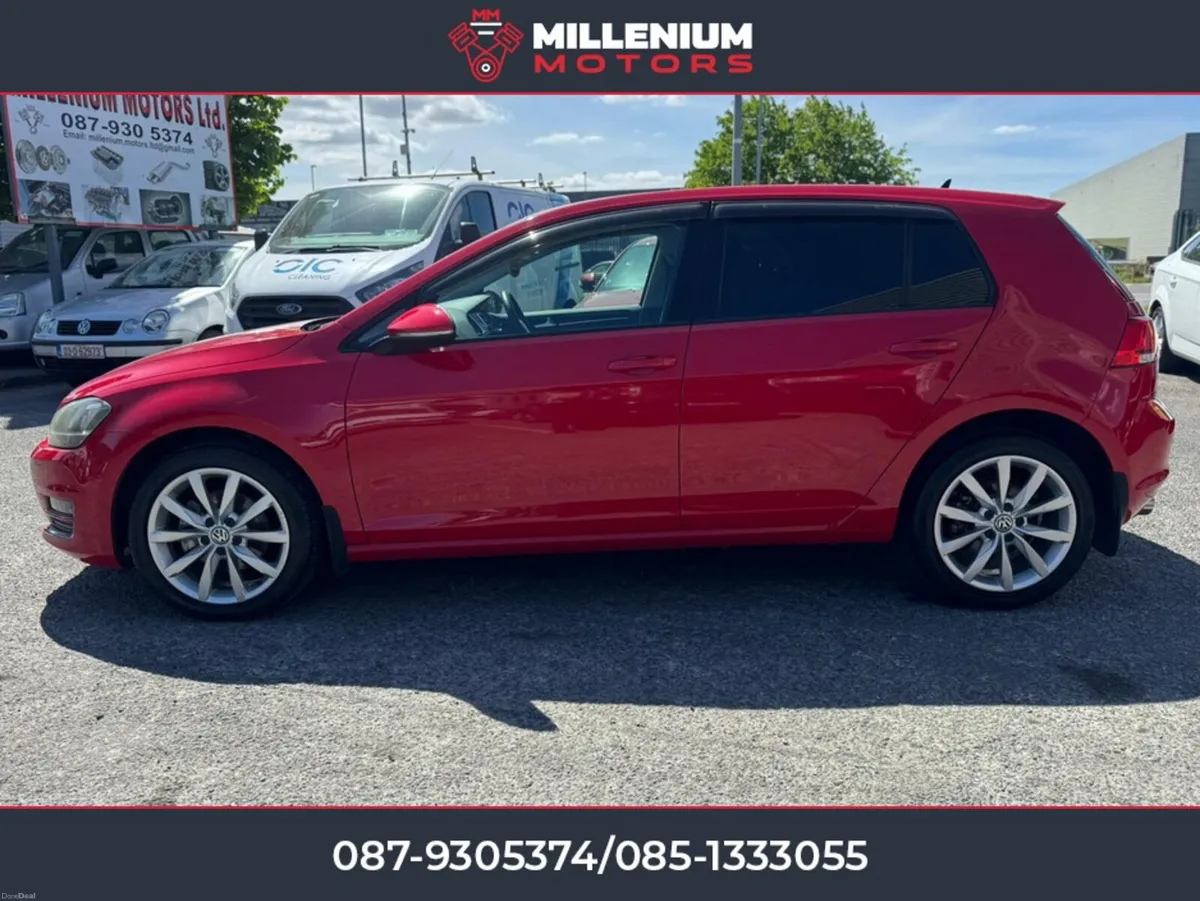 Volkswagen Golf LEATHER SEATS // TOP SPEC // LOW K - Image 5