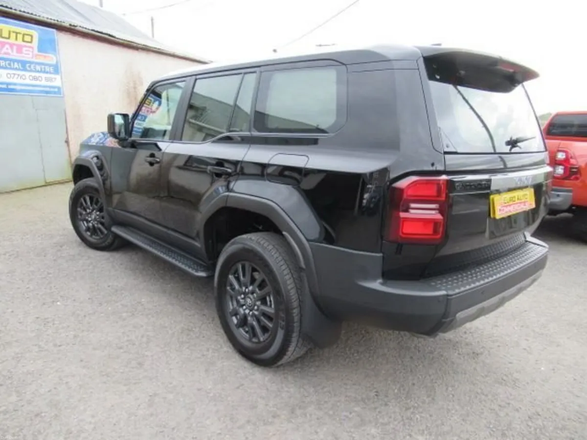 2.8D Panel Van 5dr Diesel Auto 4WD LWB Euro 6 (s/s - Image 2