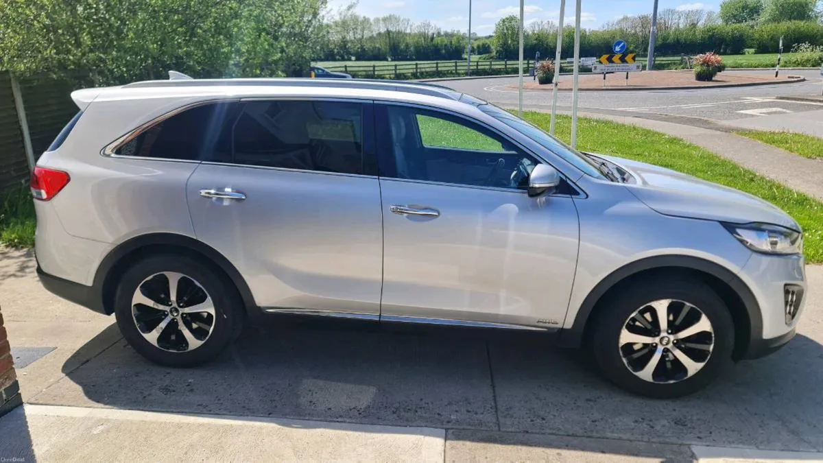 66K KM Auto Kia Sorento Platinum 7-seater Pan Roof - Image 2