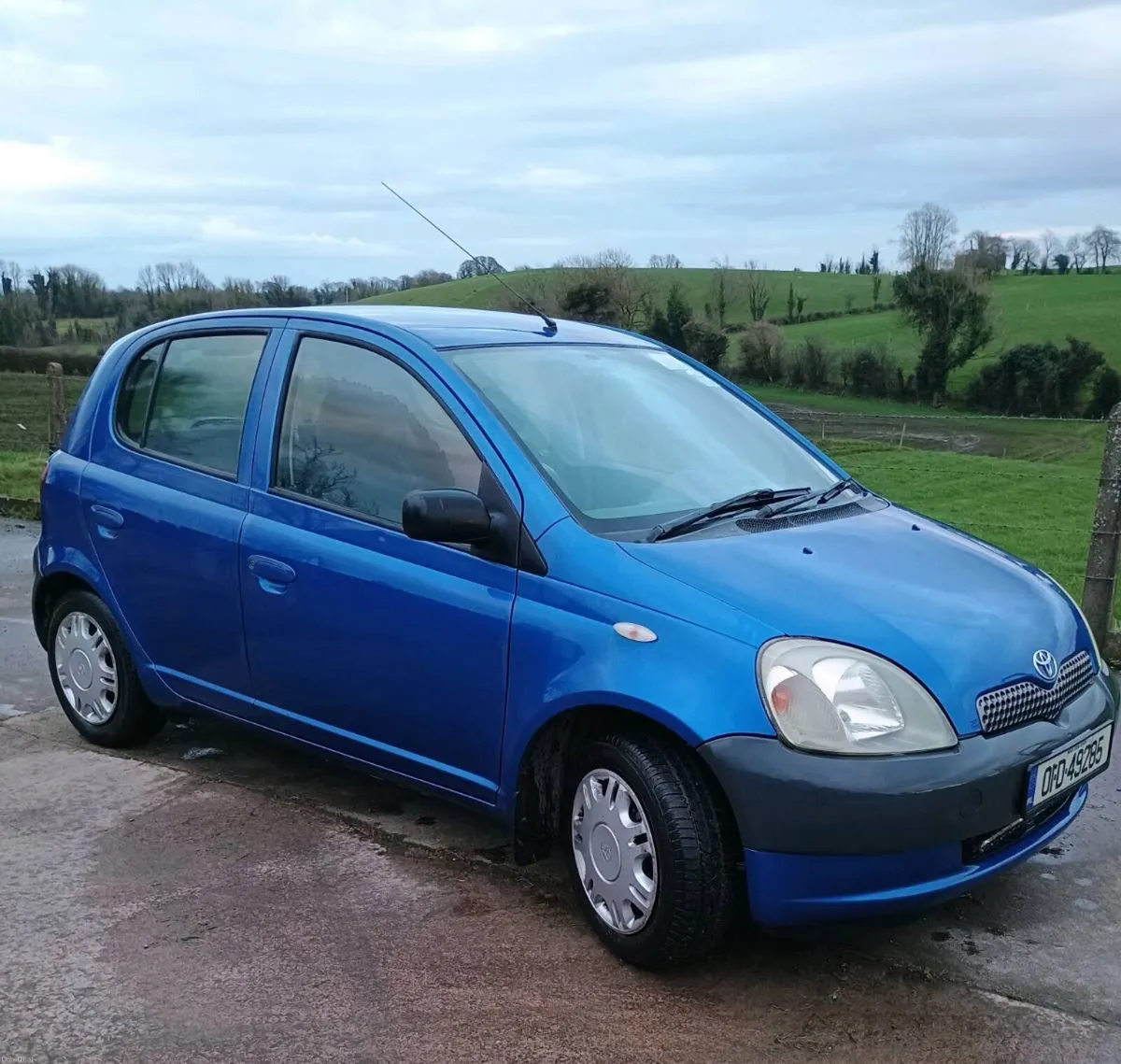 2001 Toyota Yaris 1.0 petrol - Image 1