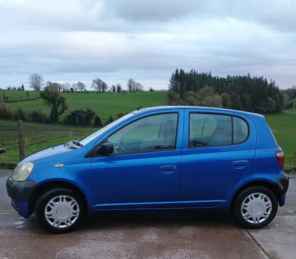 2001 Toyota Yaris 1.0 petrol - Image 3