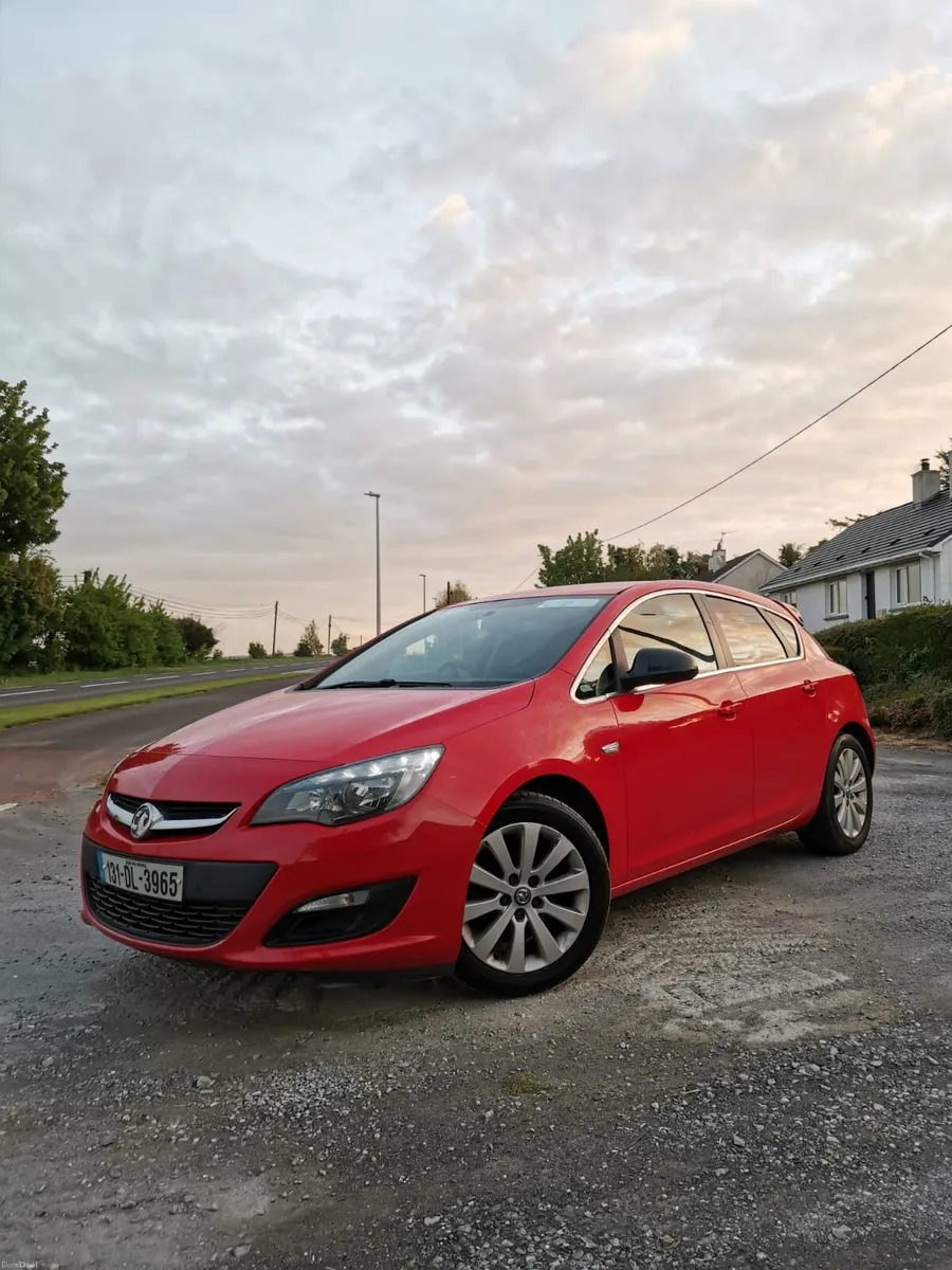 2013 Vauxhall astra - Image 1