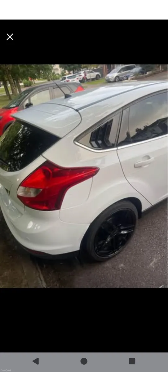 Ford Focus 2011 - Image 2