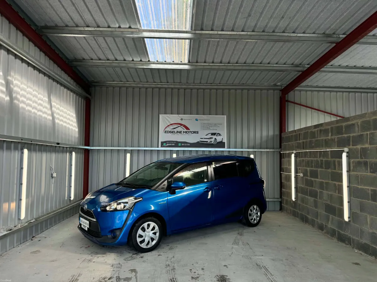 Toyota Sienta 7 seater Push start auto Hybrid - Image 1
