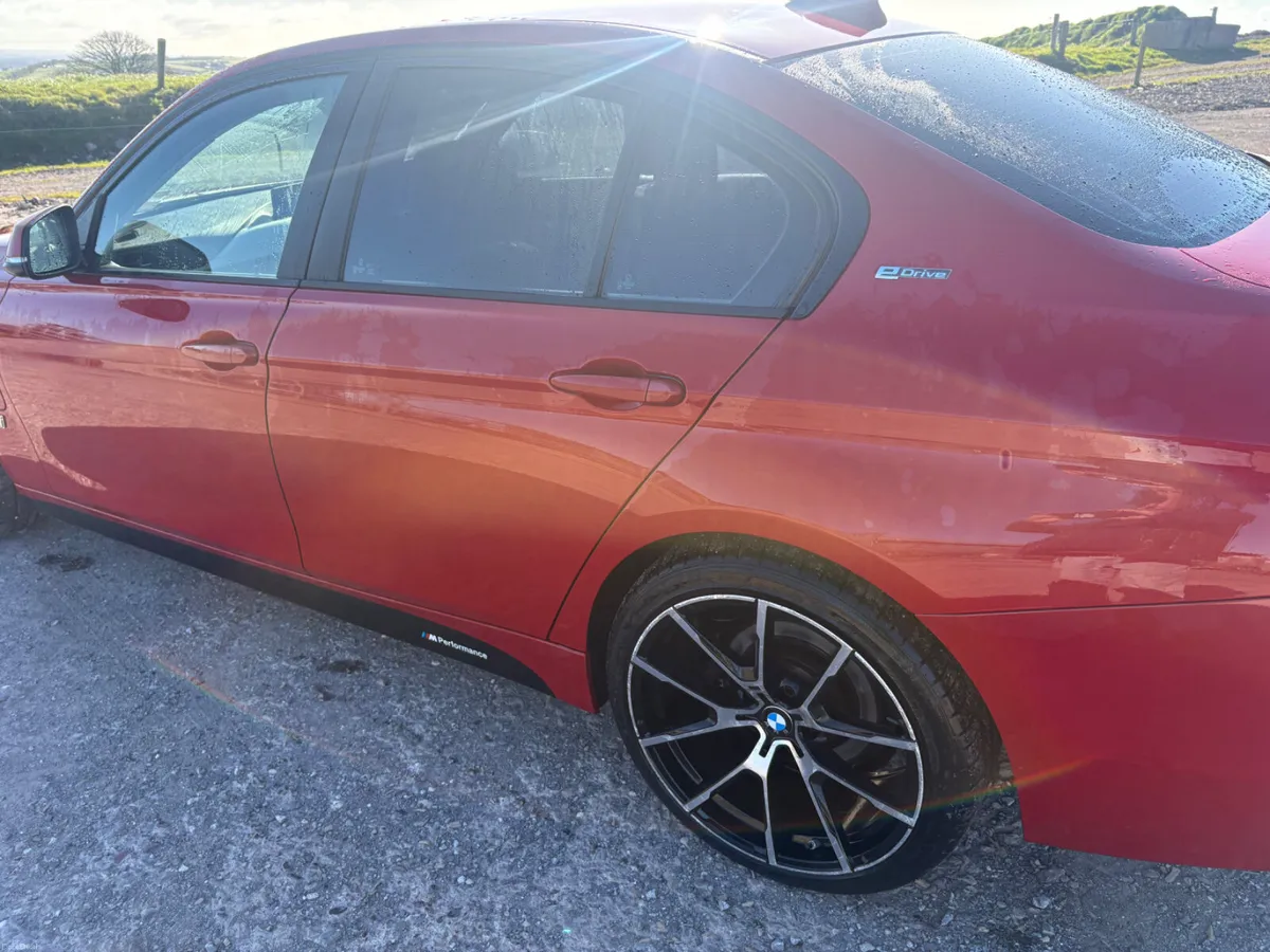 BMW 3-Series 2017 - Image 3