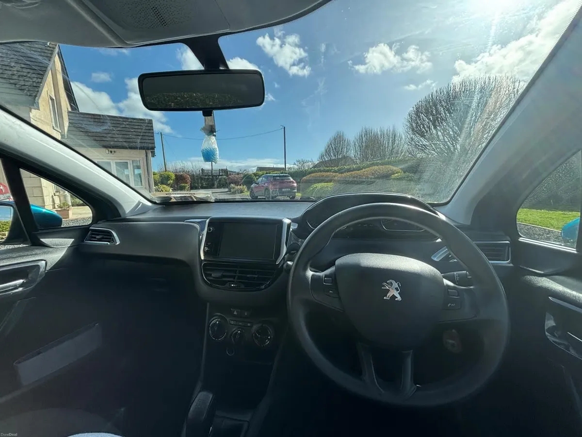 Peugeot 208 2013 - Image 2