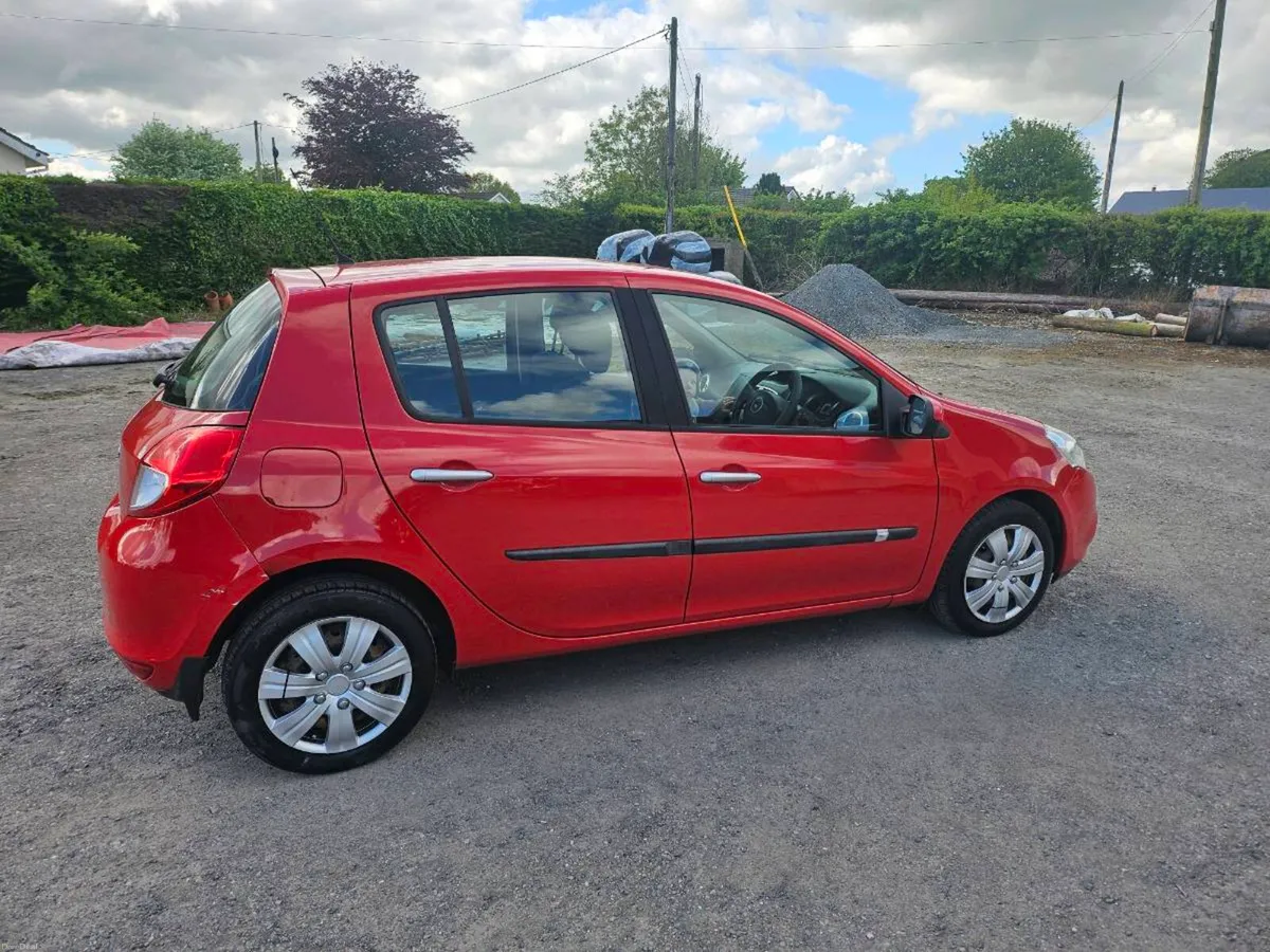 Renault clio - Image 1