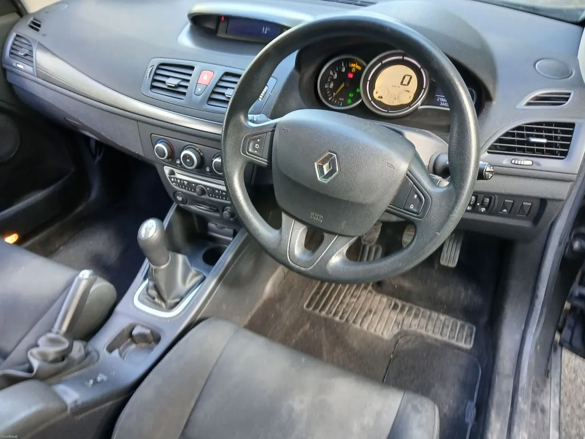 Renault Megane NCT 11/26 Taxed 07/26 - Image 2