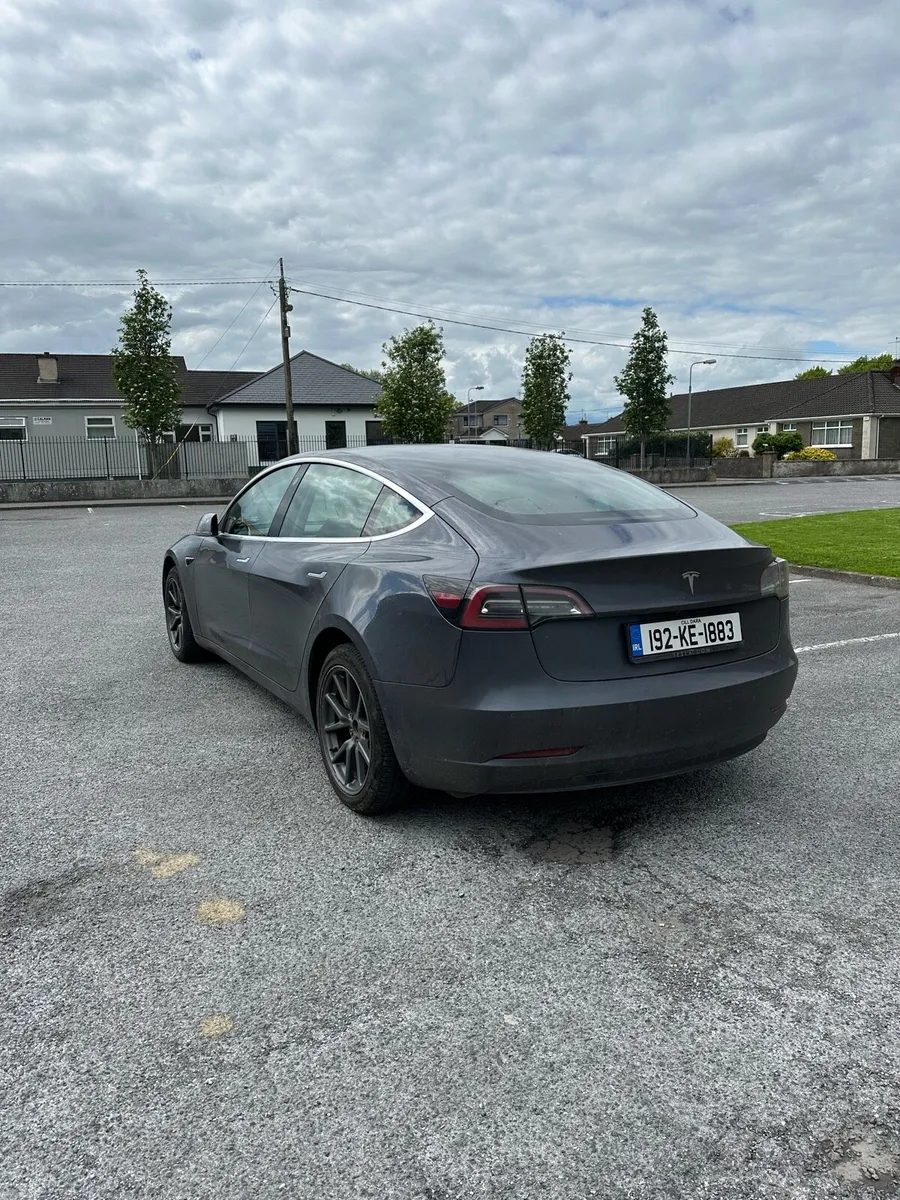 2019 Tesla Model 3 - Image 3