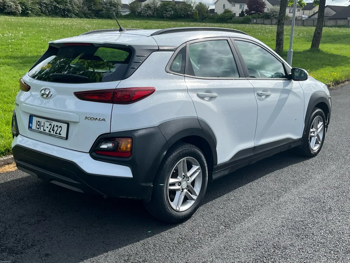 2019 Hyundai Kona Diesel, 1 OWNER, Clean - Image 3