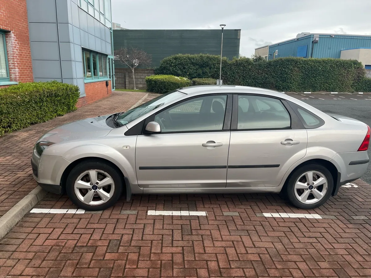 2007 Ford Focus 1.4i LX - Image 2
