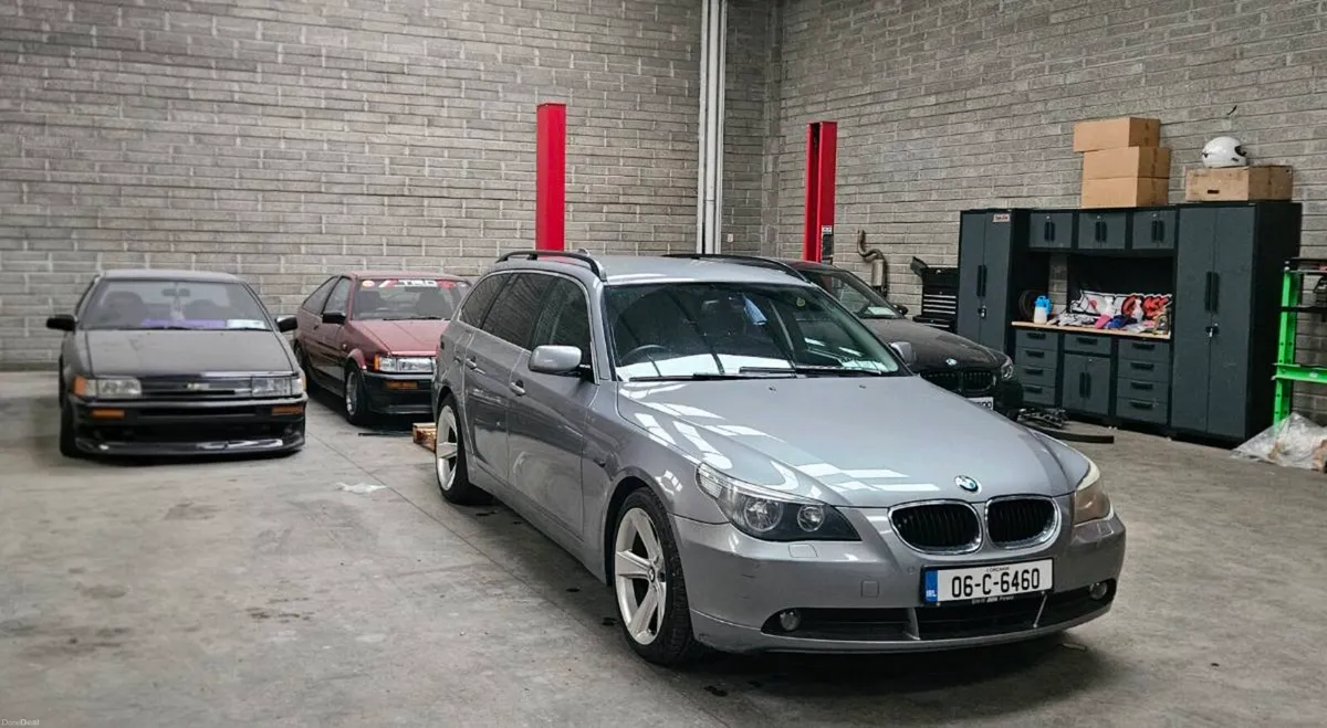 BMW E61 523i - Image 1