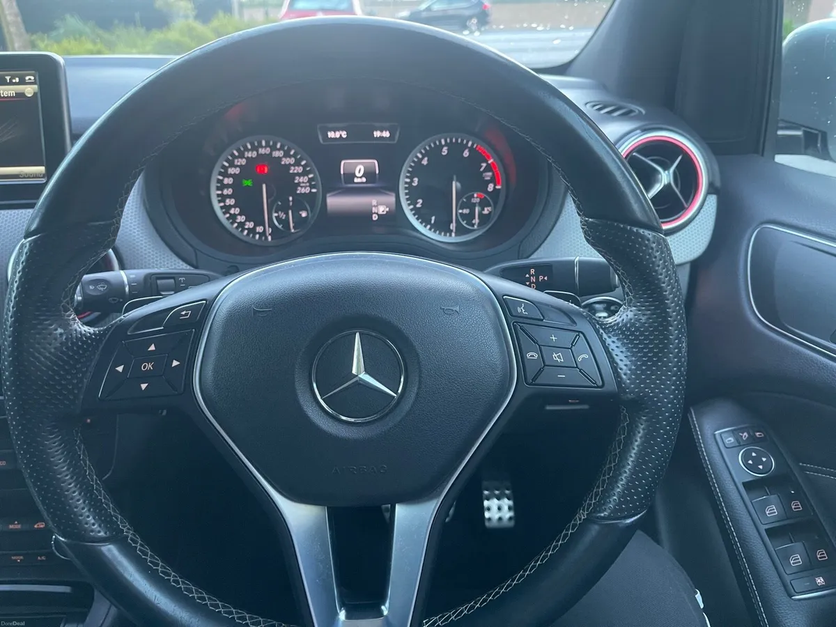 automatic mercedes B180 petrol 2013 - Image 3