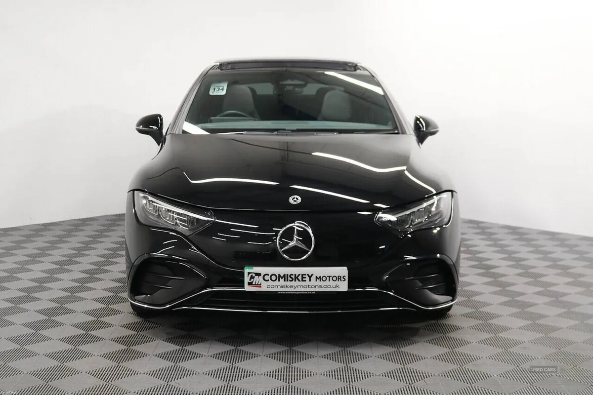 Mercedes-Benz EQE 300 AMG Line - Image 2