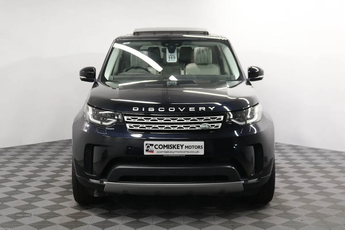 Land Rover Discovery TD V6 HSE Luxury - Image 2