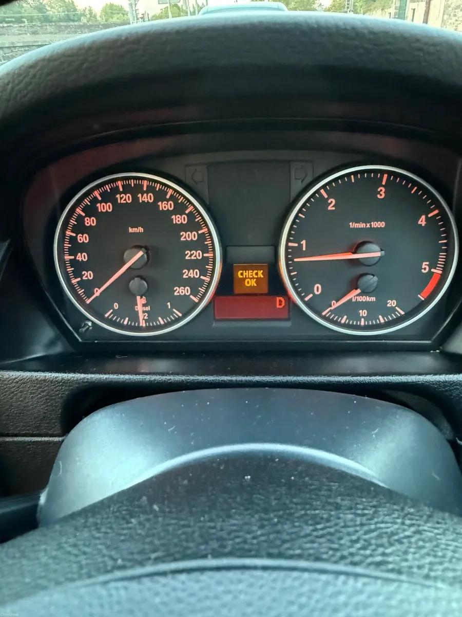 BMW X1 2011 - Image 2