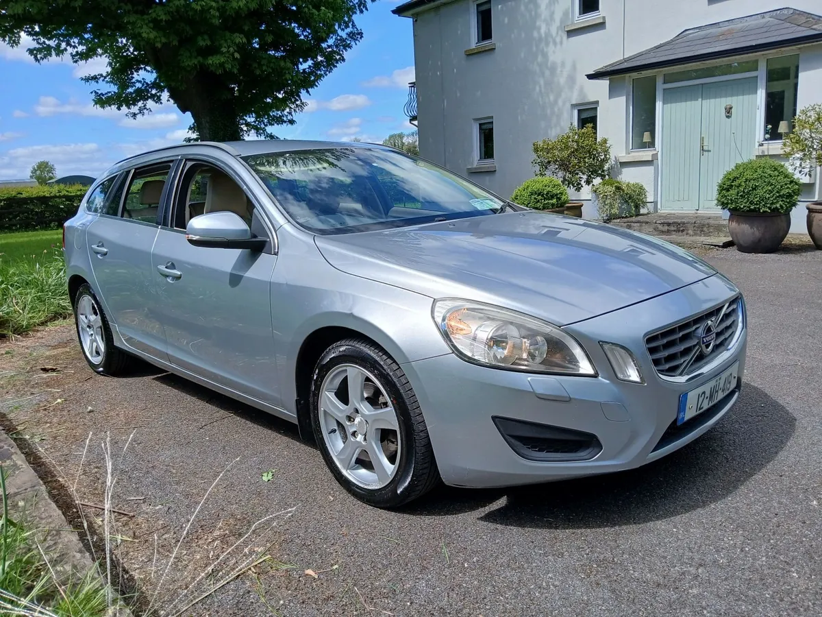 Volvo V60 2.0D Automatic - Image 1