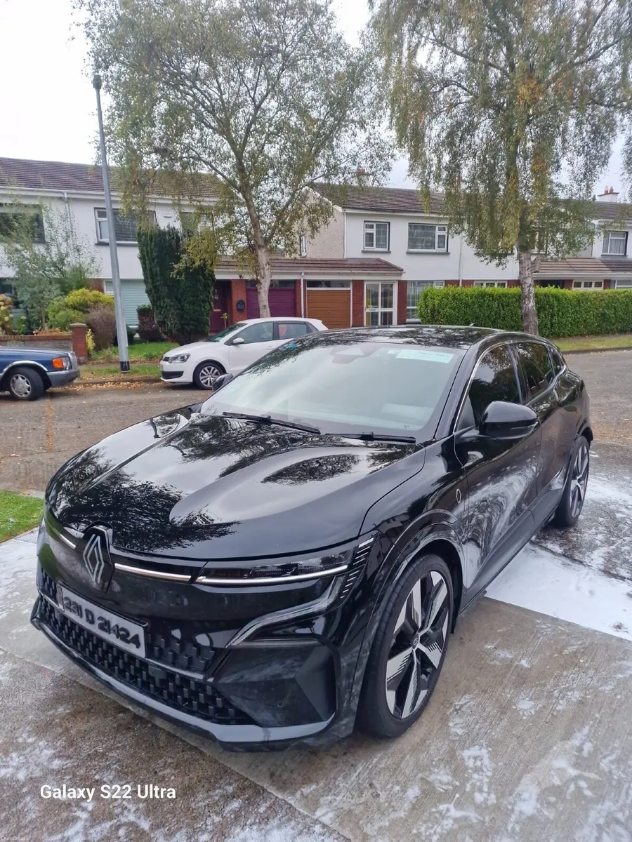 Renault Megane E-Tech 2023 - Image 3