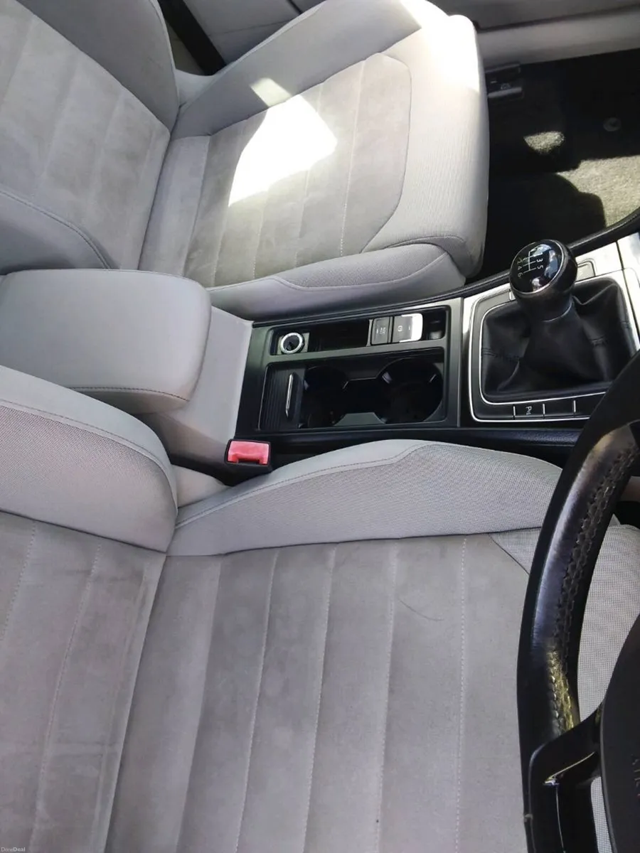 Car - Image 6