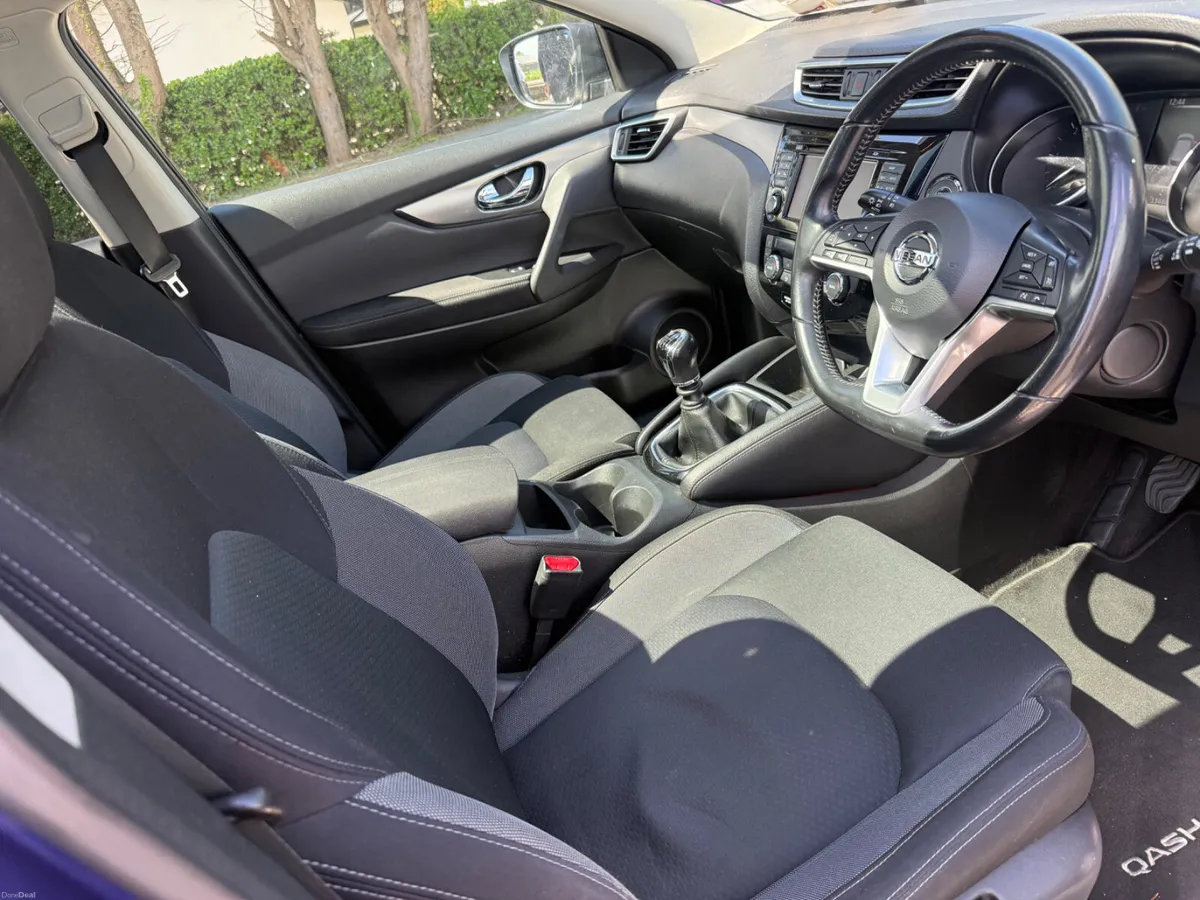 Nissan Qashqai 2018 SV ONLY 134KMS Glass Roof - Image 5