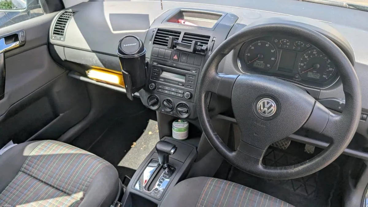 Automatic Volkswagen Polo 2007 - Image 4