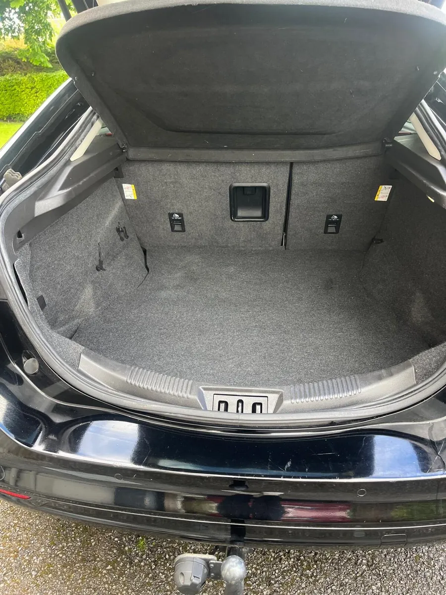 Car - Image 3