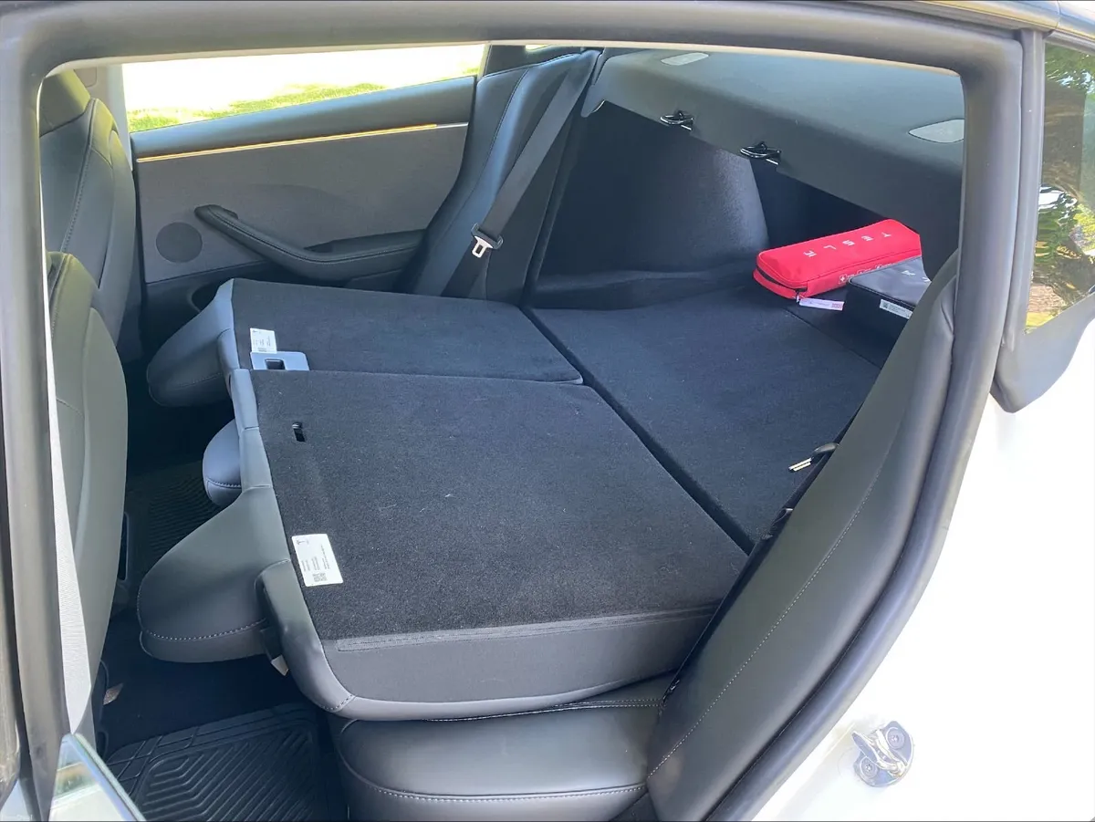 Tesla Model 3, 2024 - Image 3