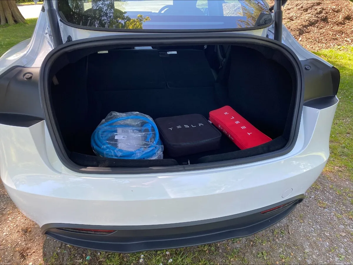 Tesla Model 3, 2024 - Image 4