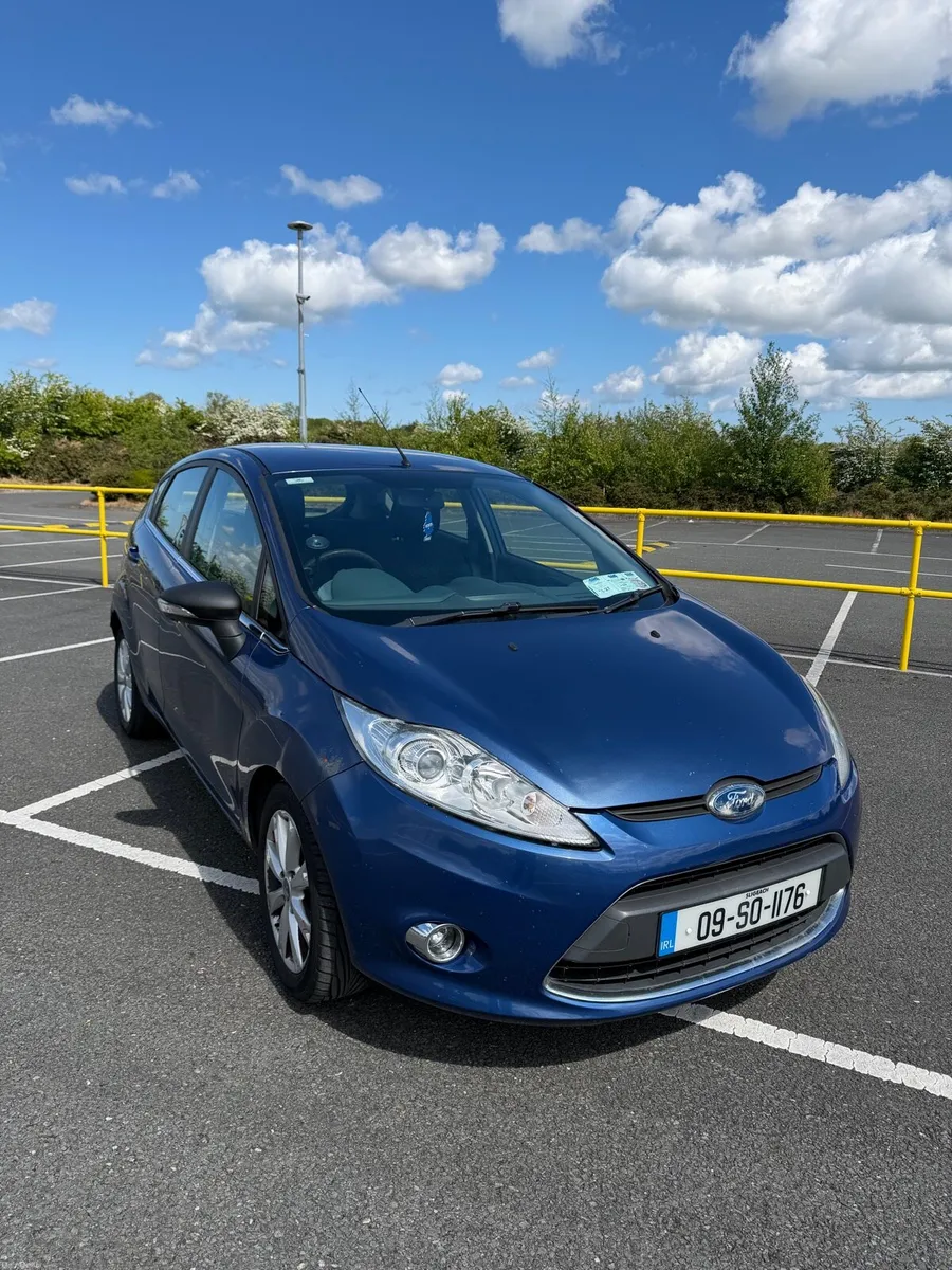 Ford Fiesta Zetec, 2009 - Image 1