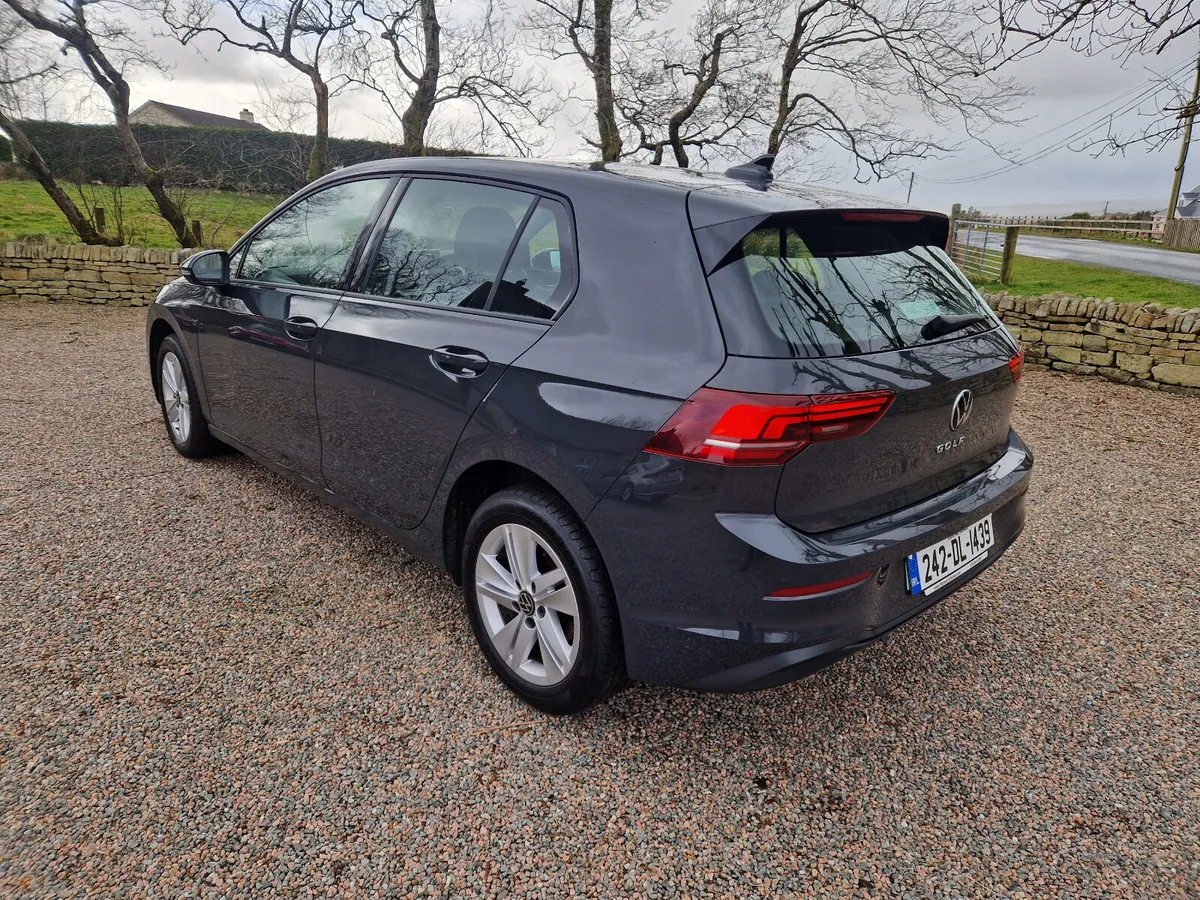 Volkswagen Golf 2024 - Image 2