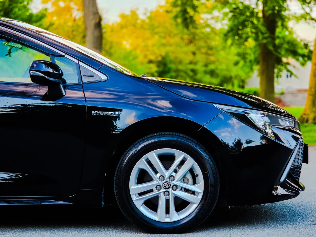 2018 Toyota Corolla 1.8 Petrol Hybrid Auto Luna Sp - Image 4