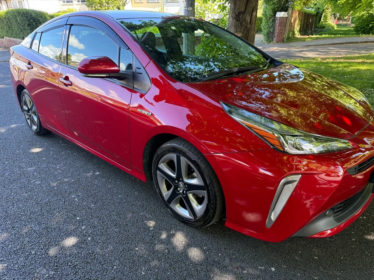 2019 Toyota Prius Touring 63000 KMS NCT 04/28 - Image 2