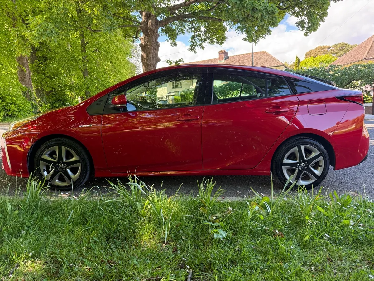 2019 Toyota Prius LEATHER 63000 KMS NCT 04/28 - Image 2