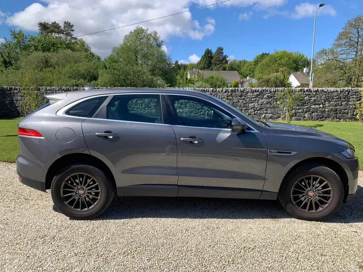 Jaguar F-Pace 2017 - Image 1