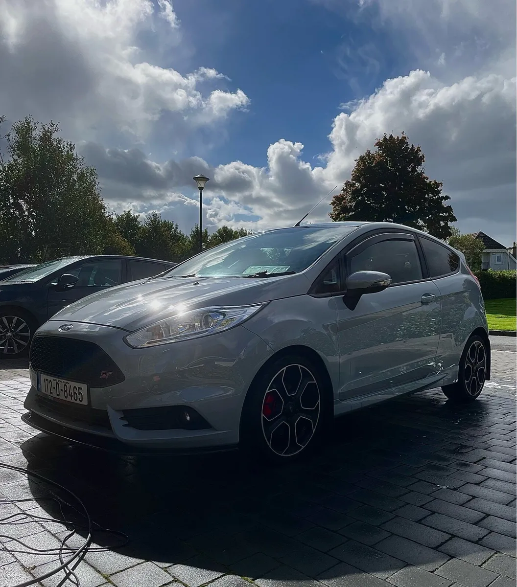 Ford Fiesta ST 200 - Image 1