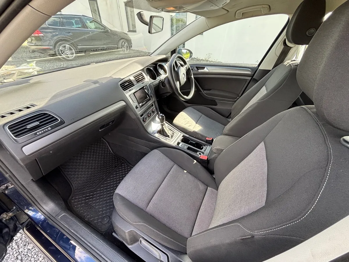 Volkswagen Golf 2013 - Image 2