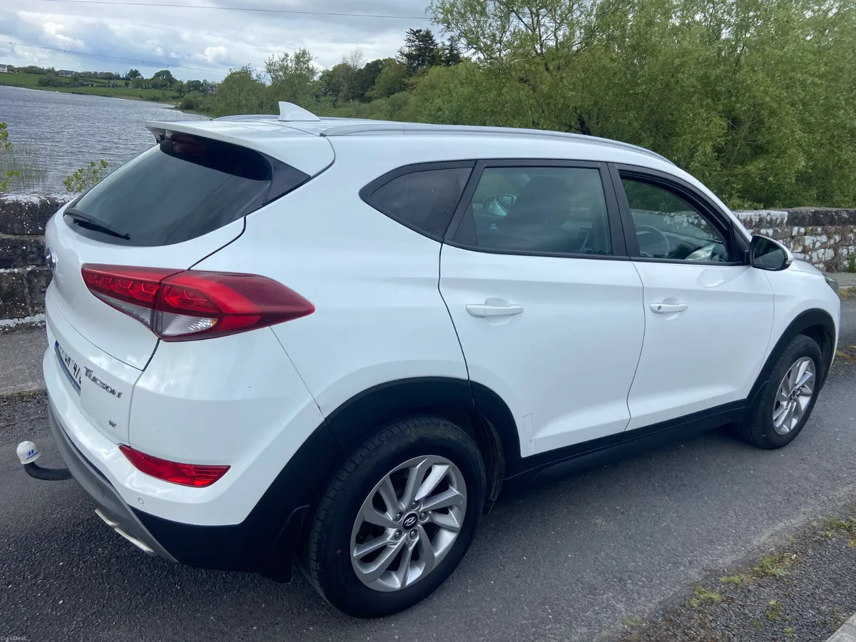 Hyundai Tucson 2.0td 4wd Executive - Image 4