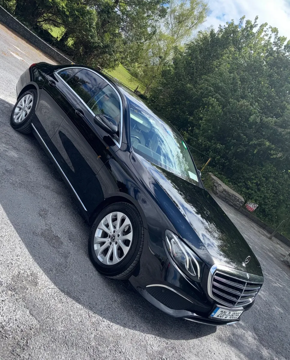 Mercedes-Benz E-Class 220D  2020 - Image 3