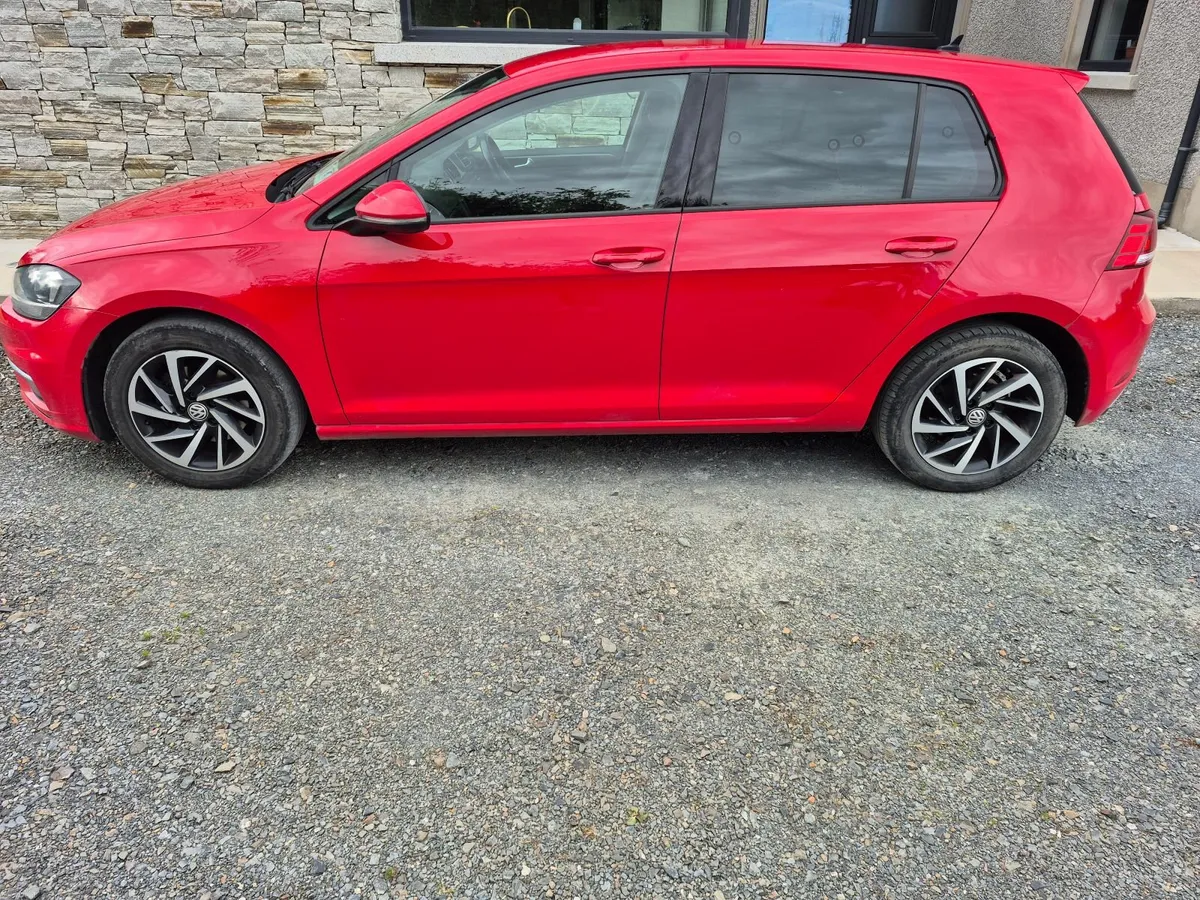 Volkswagen Golf 1.6 TDI Match 2019 - Image 1